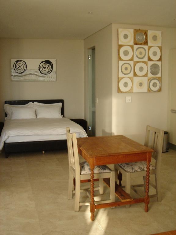 Camps Bay Studio Guesthouse - Studio Ciudad del Cabo Habitación foto